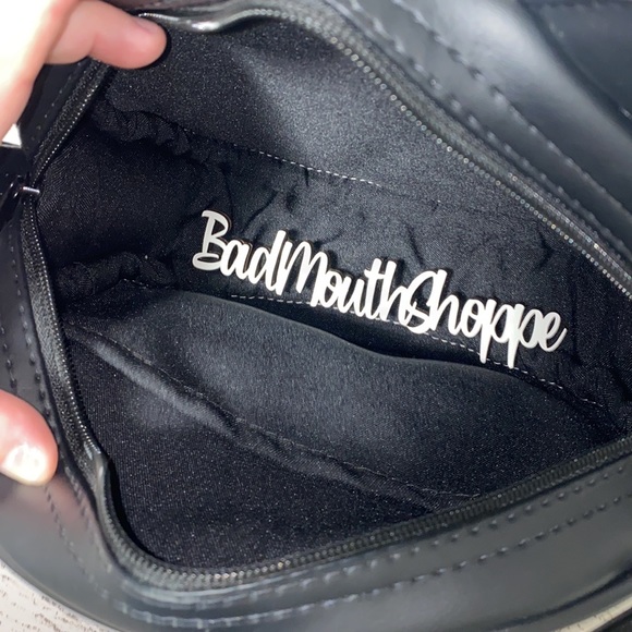 *Love Pain and Stitches Black Cat Halloween Purse - Picture 8 of 8